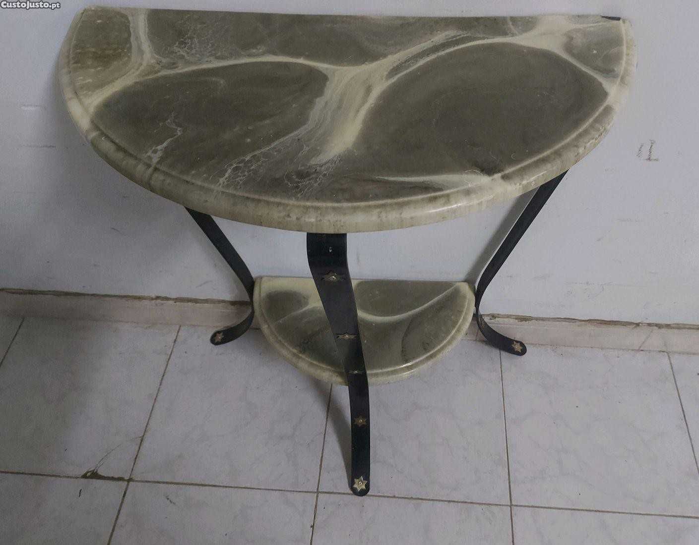 Antiga pequena Credencia VINTAGE