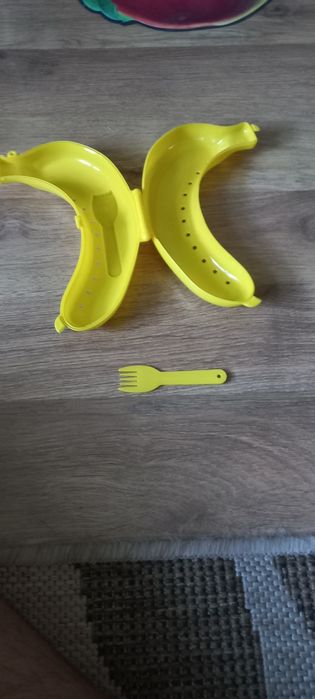 Podkładka i pojemniki na owoce oraz lunch