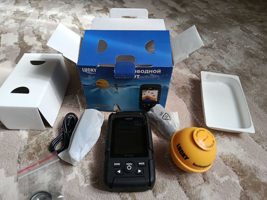Ехолот Lucky FF718LiC WLA з круглим бездротовим датчиком.