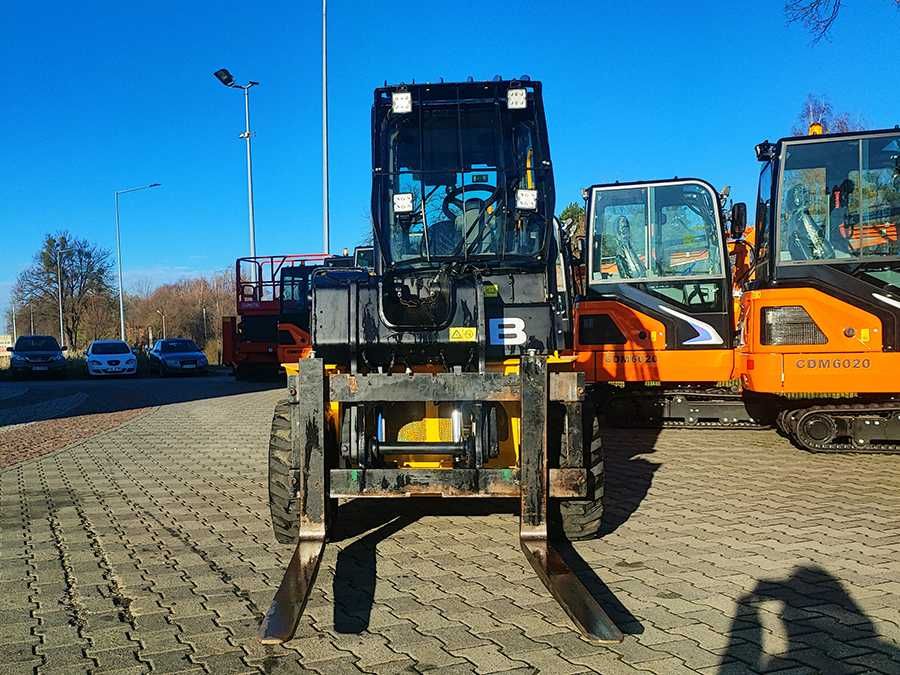 JCB TLT35-26D 4x4 Teletruk Wózek widłowy teleskopowy 35D 2021r 5115 h