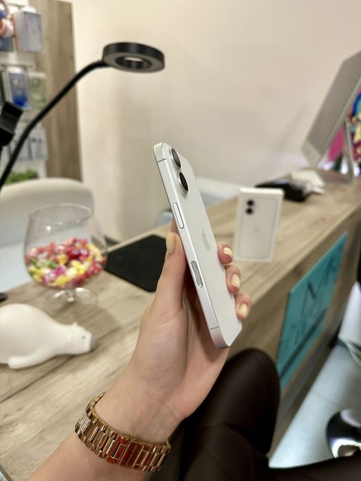 Iphone 16 128 Gb White як Новий 100% Акб Коробка Фіз Сім Розстрочка