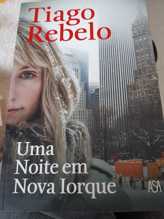 Livros vários a 5€ cada.