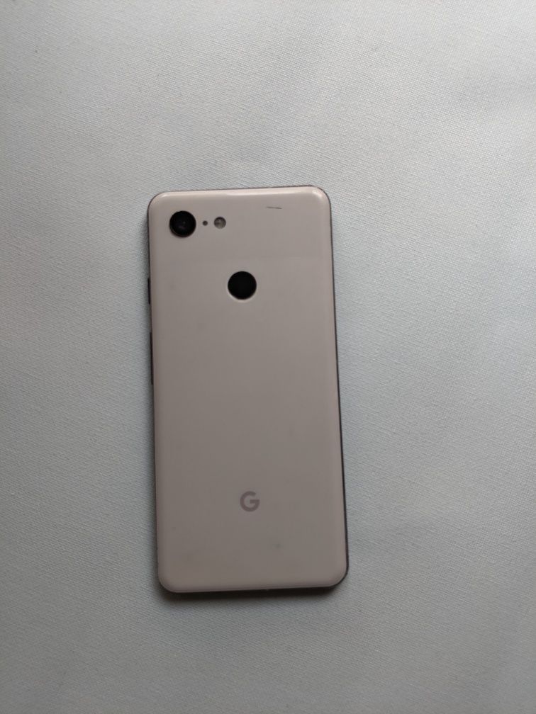 Google Pixel 3 na części.