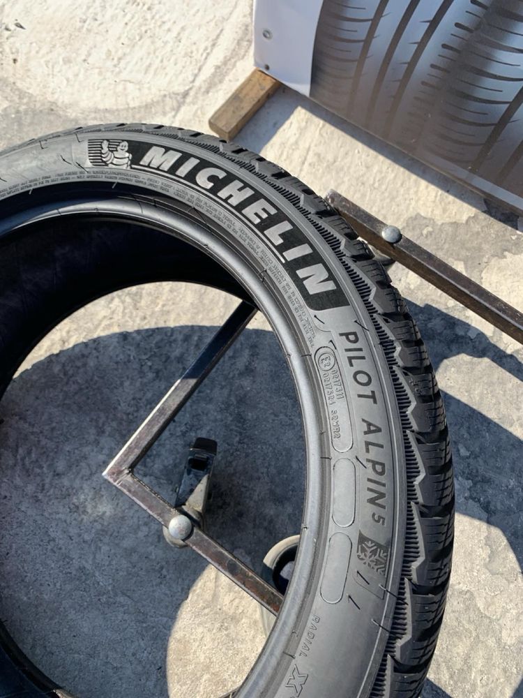 Шини 235/45 R18 Michelin 2024p зима 7мм