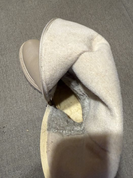 Чоботи зимові 39 р. Бежеві.