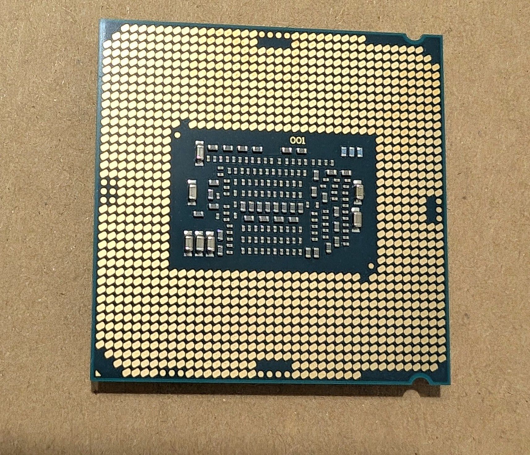 Процесор Intel Core i3-8300