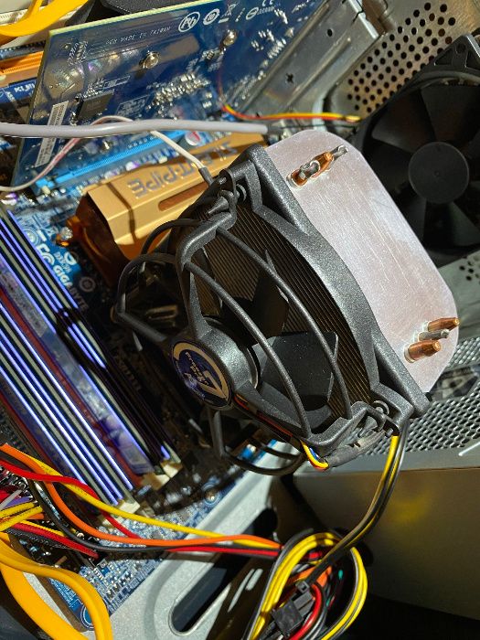 Komputer PC - Intel Core 2 Duo - 4 GB RAM - GeForce GT 730