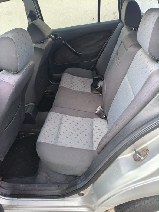 Skoda Octávia combi cinzento 1.4. 16v 2001