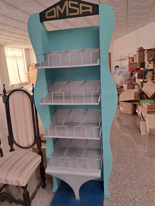 Expositor de meias com rodas omsa
