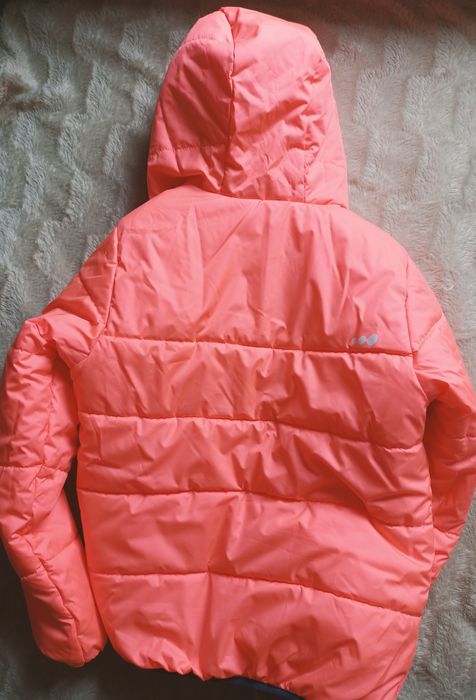 Продам зимову куртку на дівчинку