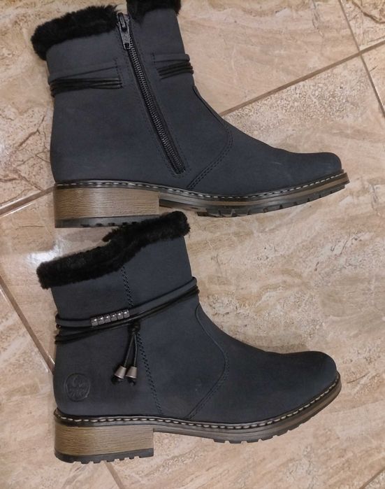 Krótkie kozaki, botki damskie Rieker