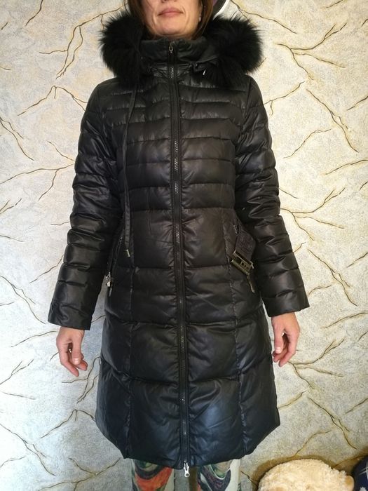 Продам пуховик девичий в отличном состоянии!