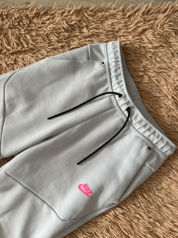 Штани nike tech fleece