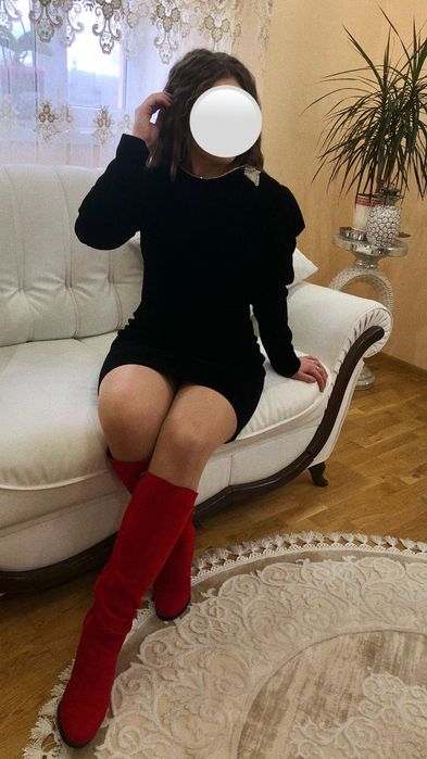 Велюрове жіноче плаття