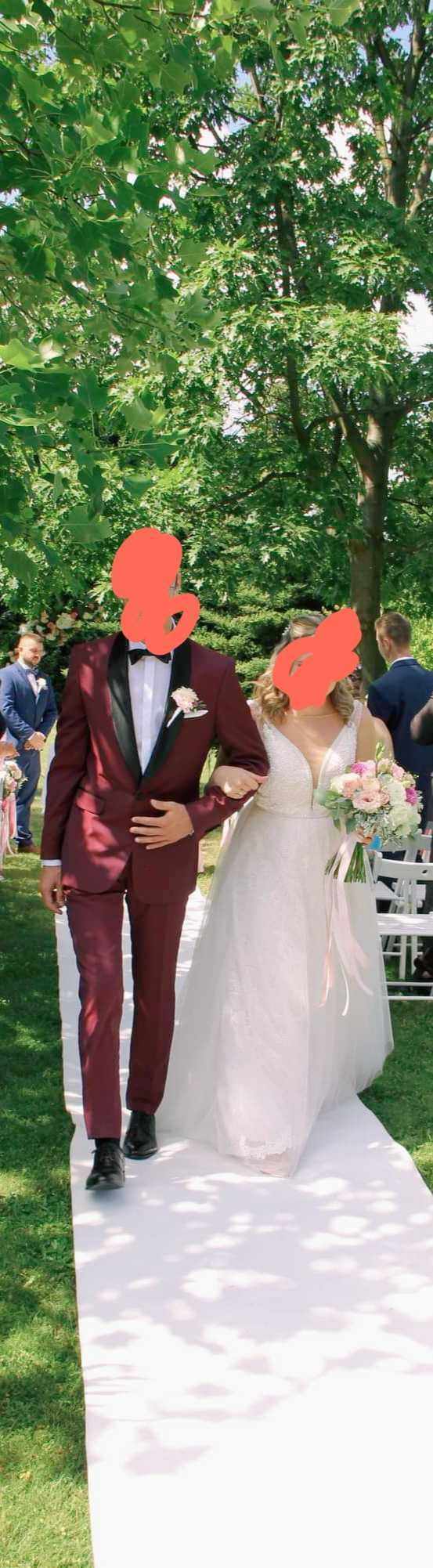Bordowy garnitur ślubny
