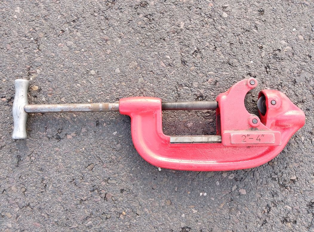 Obcinak do rur 2"-4" hydrauliczny