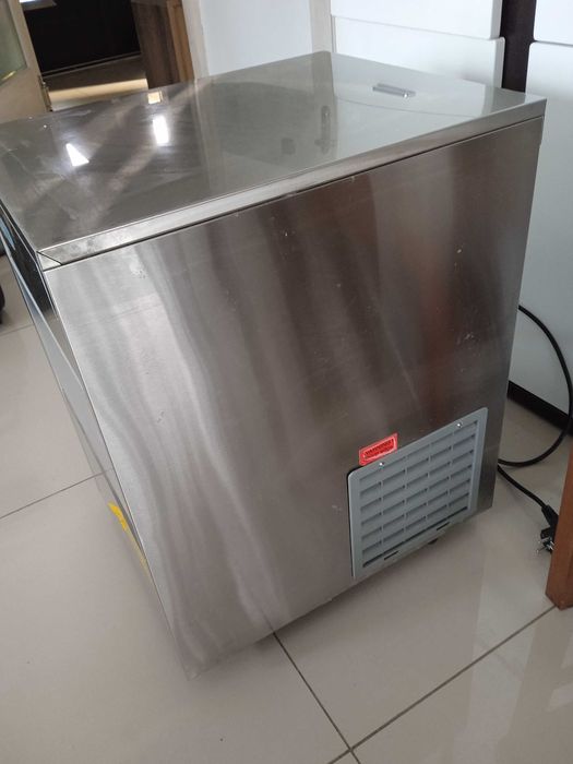 Kostkarka do lodu stalgast