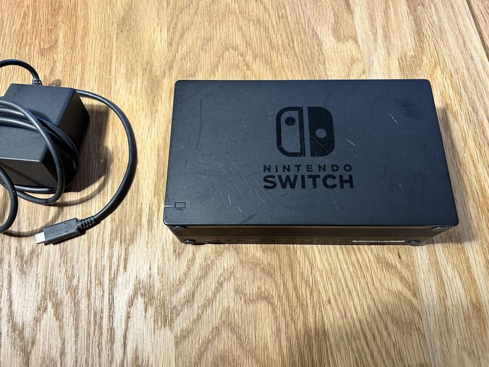 Nintendo switch v2 szary z etui + 2 gry