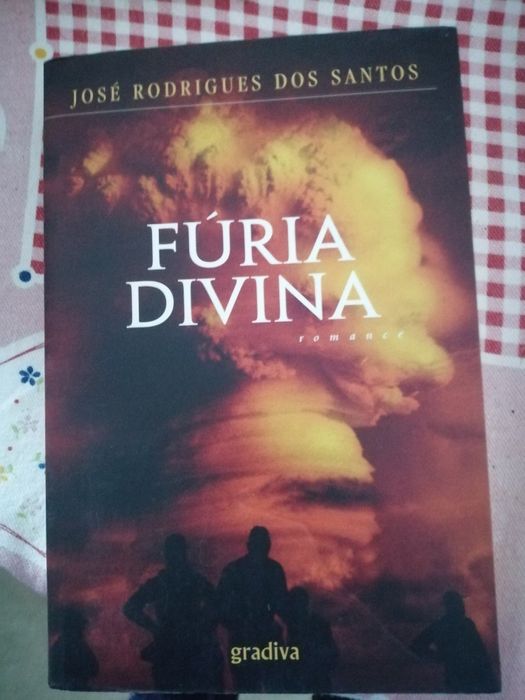 Três livros de José Rodrigues dos Santos