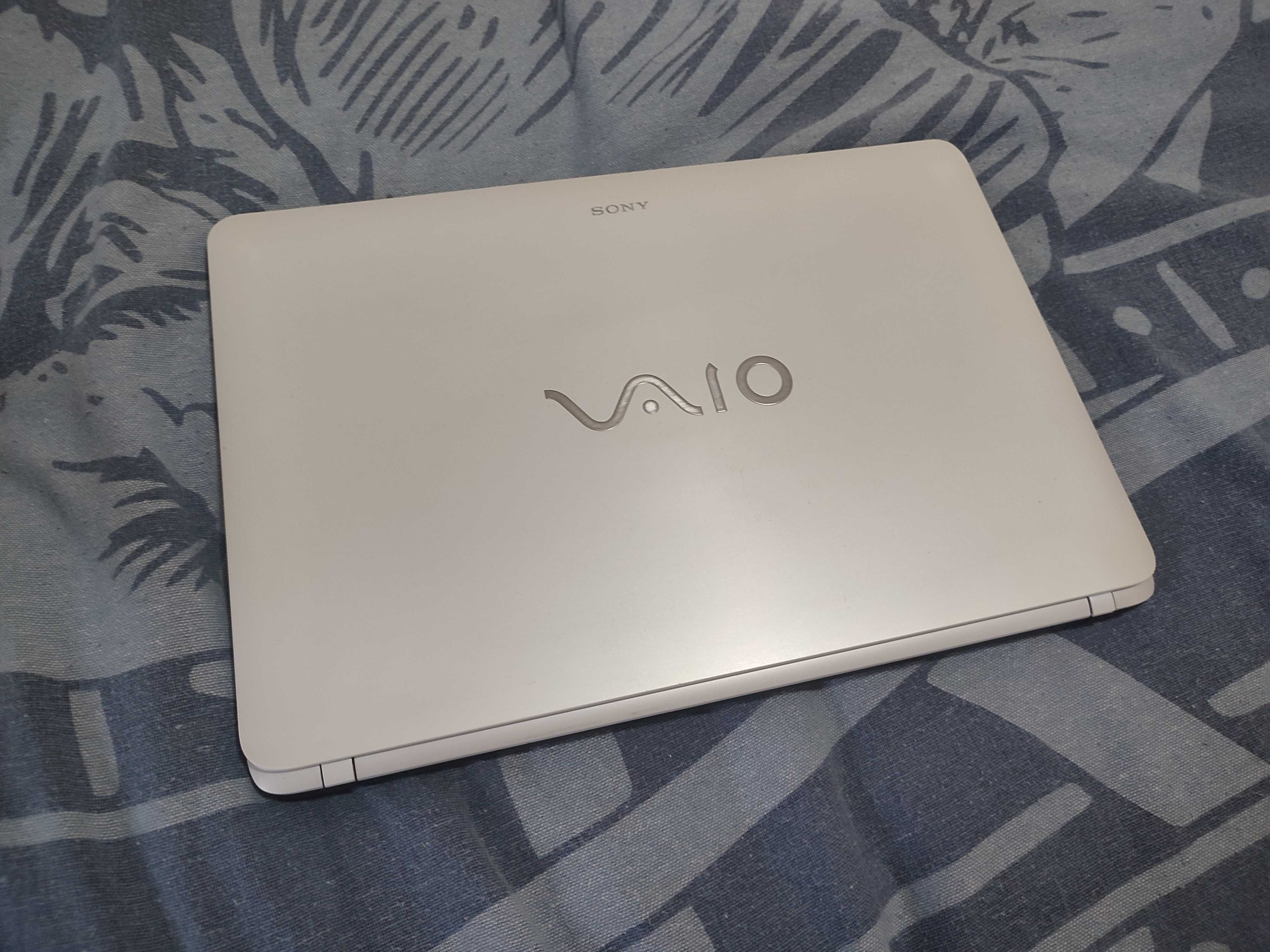 Sony Vaio SVF-152A29M ®Core™i5-3337U (1.8-2.7ГГц/8Гб/750Гб/NFC/3год)