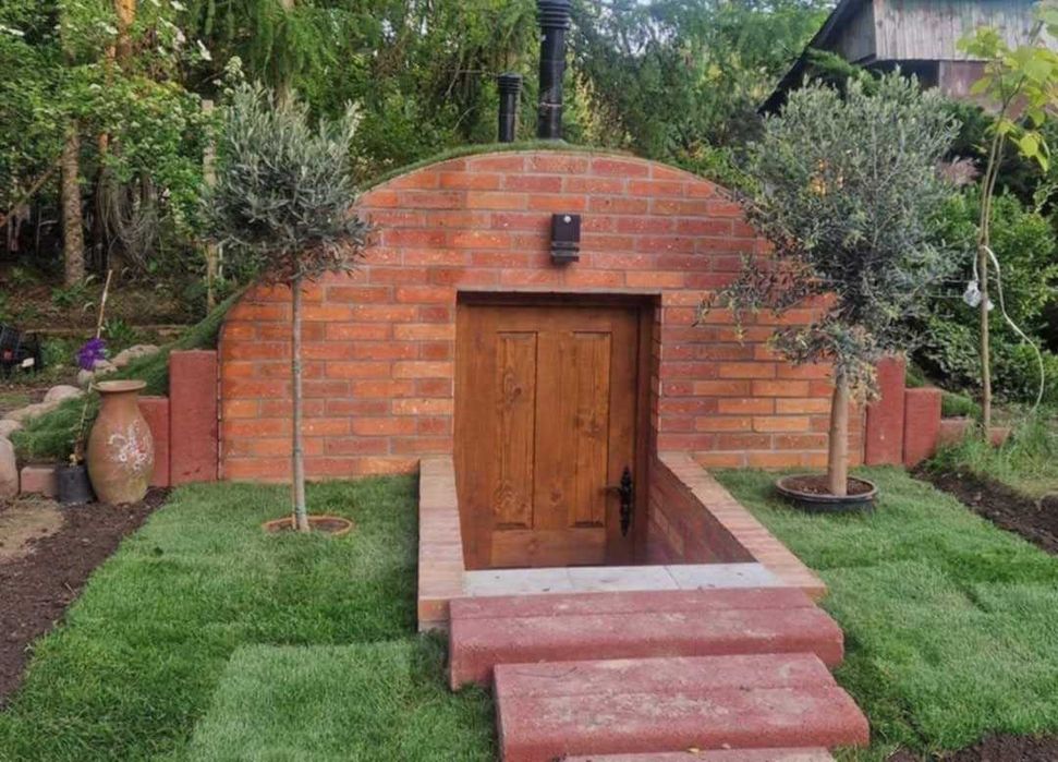 schron , piwniczka betonowa , ziemianka , piwnica , sauna ogrodowa