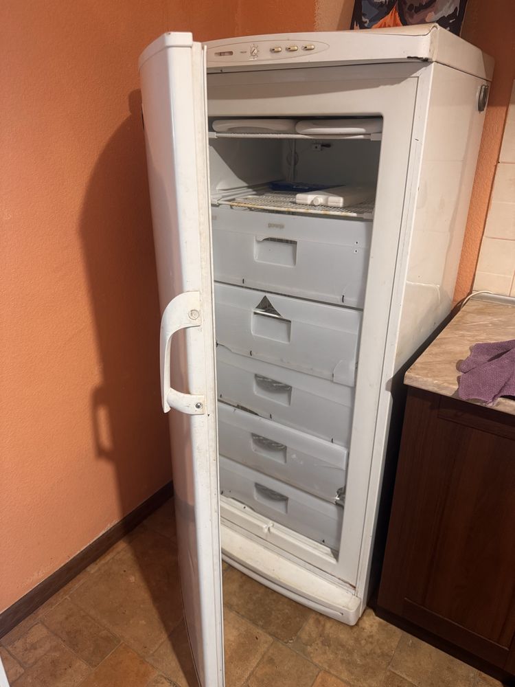 продам морозильну камеру gorenje