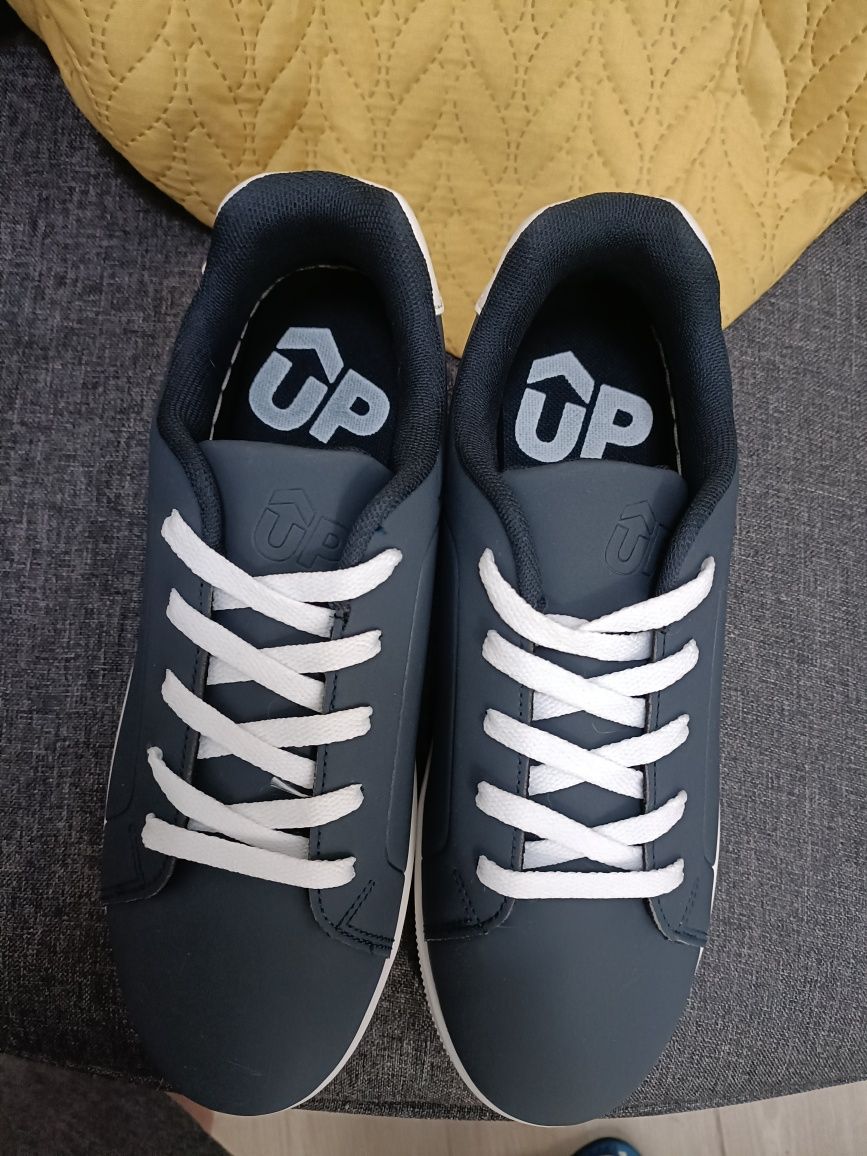Tênis up novos nr 40