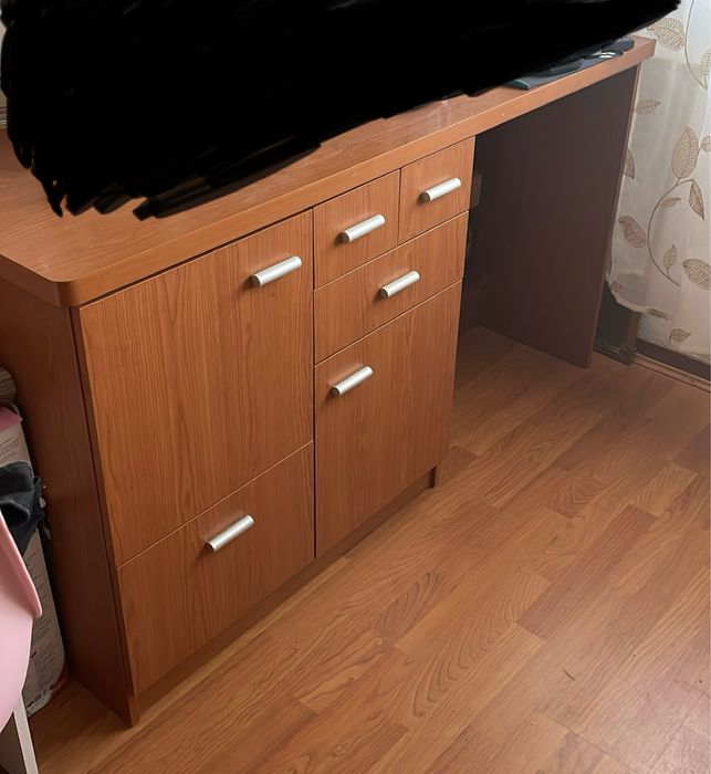 Secretaria madeira