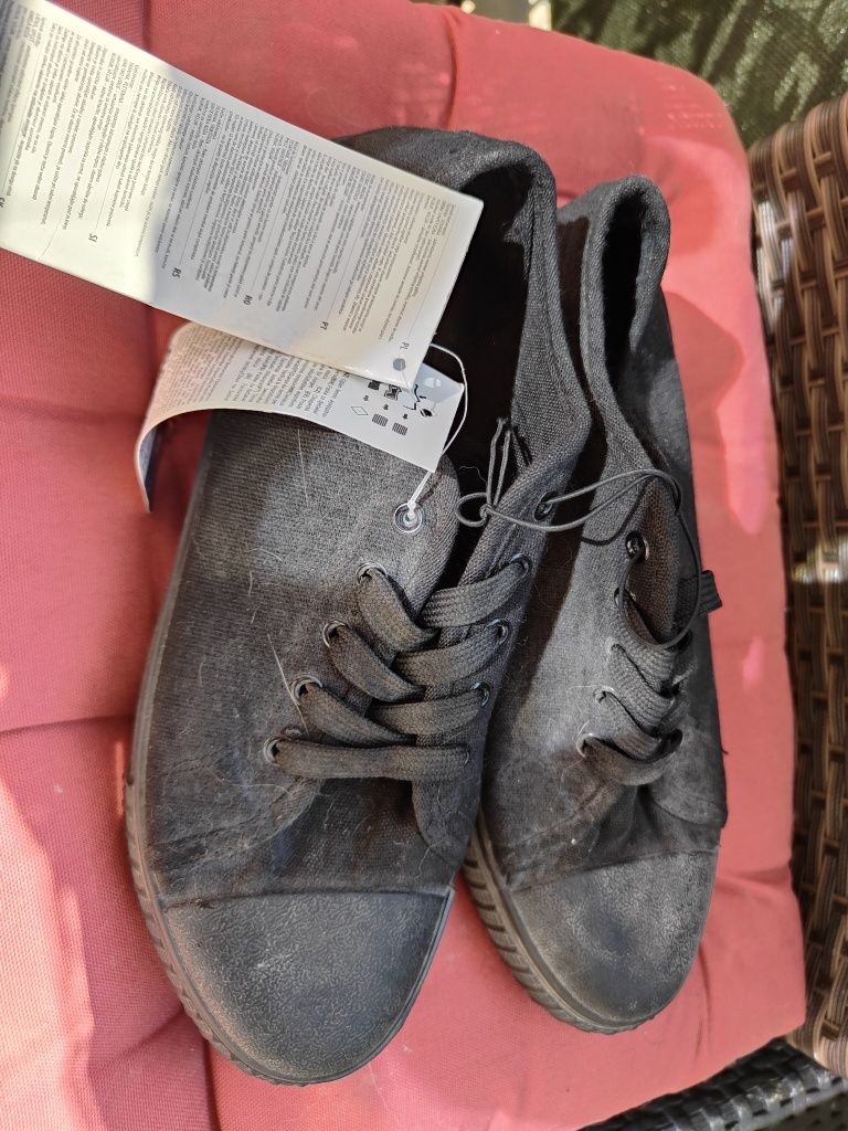 Nowe czarne buty trampki z Pepco rozmiar 38