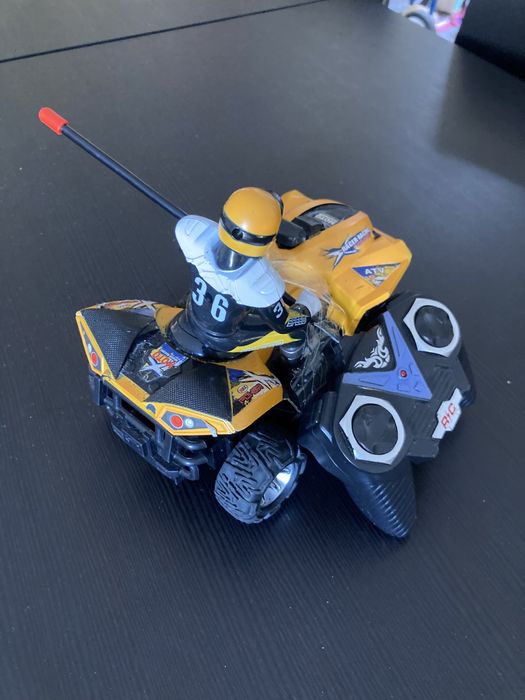 Moto 4 telecomandada
