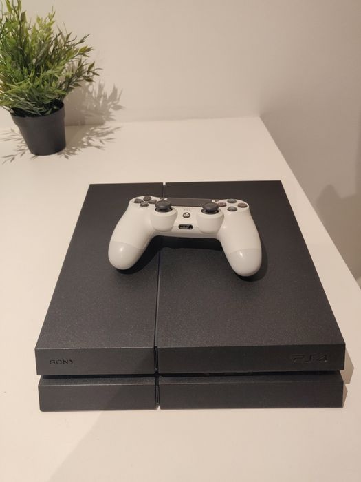 PS4 1TB + Comando original