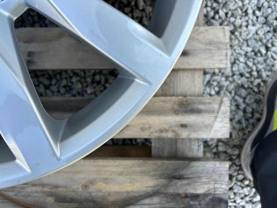 Oryginalne felgi 17 5x112 ET48 VW Passat Golf 5 6 7 8 5G0/601025K kpl3