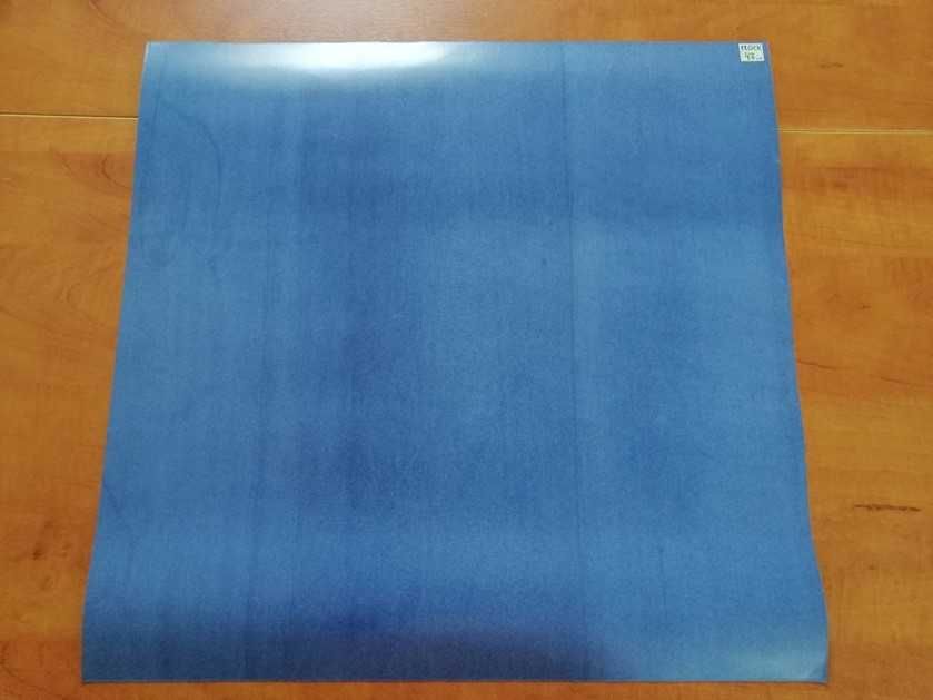 Niebieska folia flock, termotransfer. Materiał o wyglądzie zamszu.