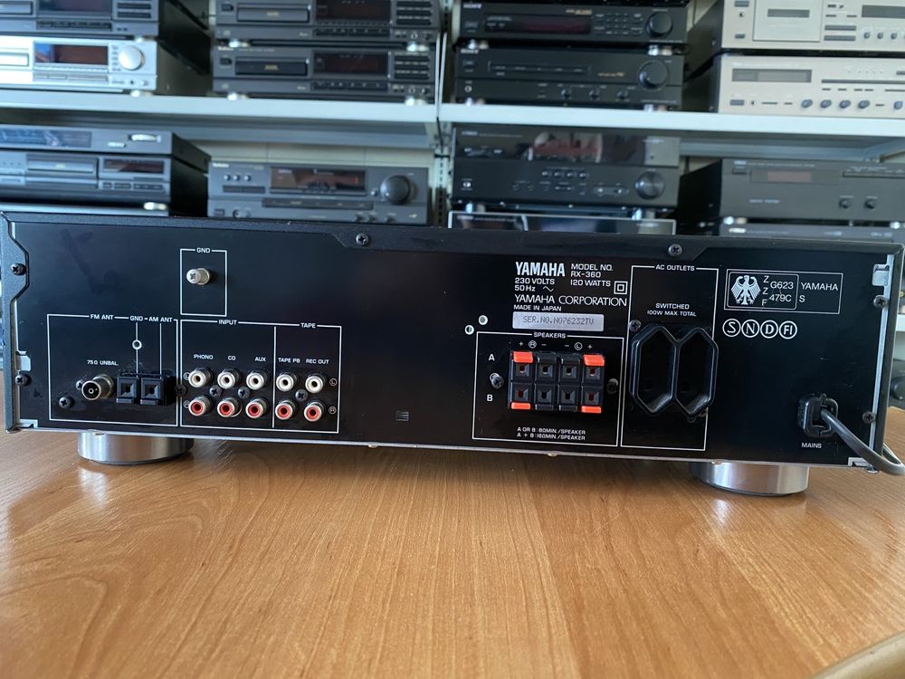 Amplituner Yamaha RX-360 Audio Room