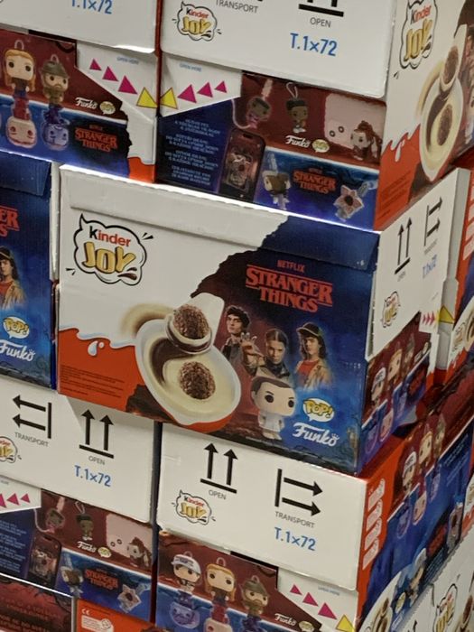 Яйце kinder Joy Stranger Things Кіндер Джой Дивні Дива