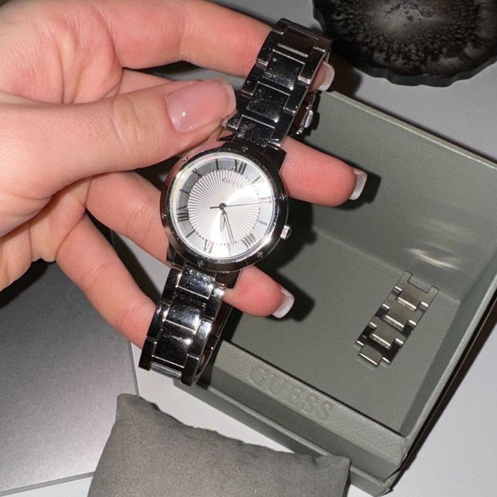 Жіночий годинник Guess