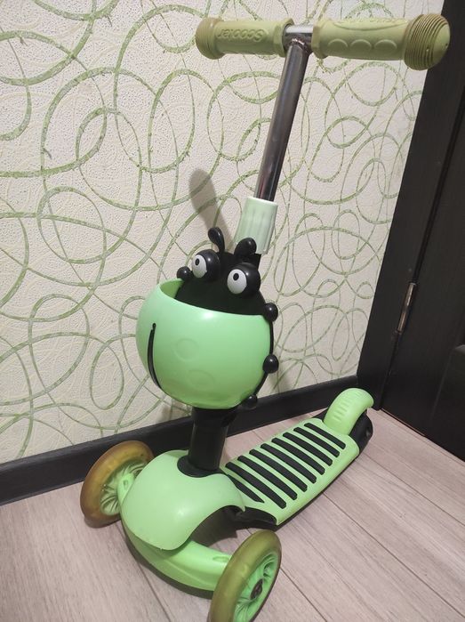 Самокат детский светящийся