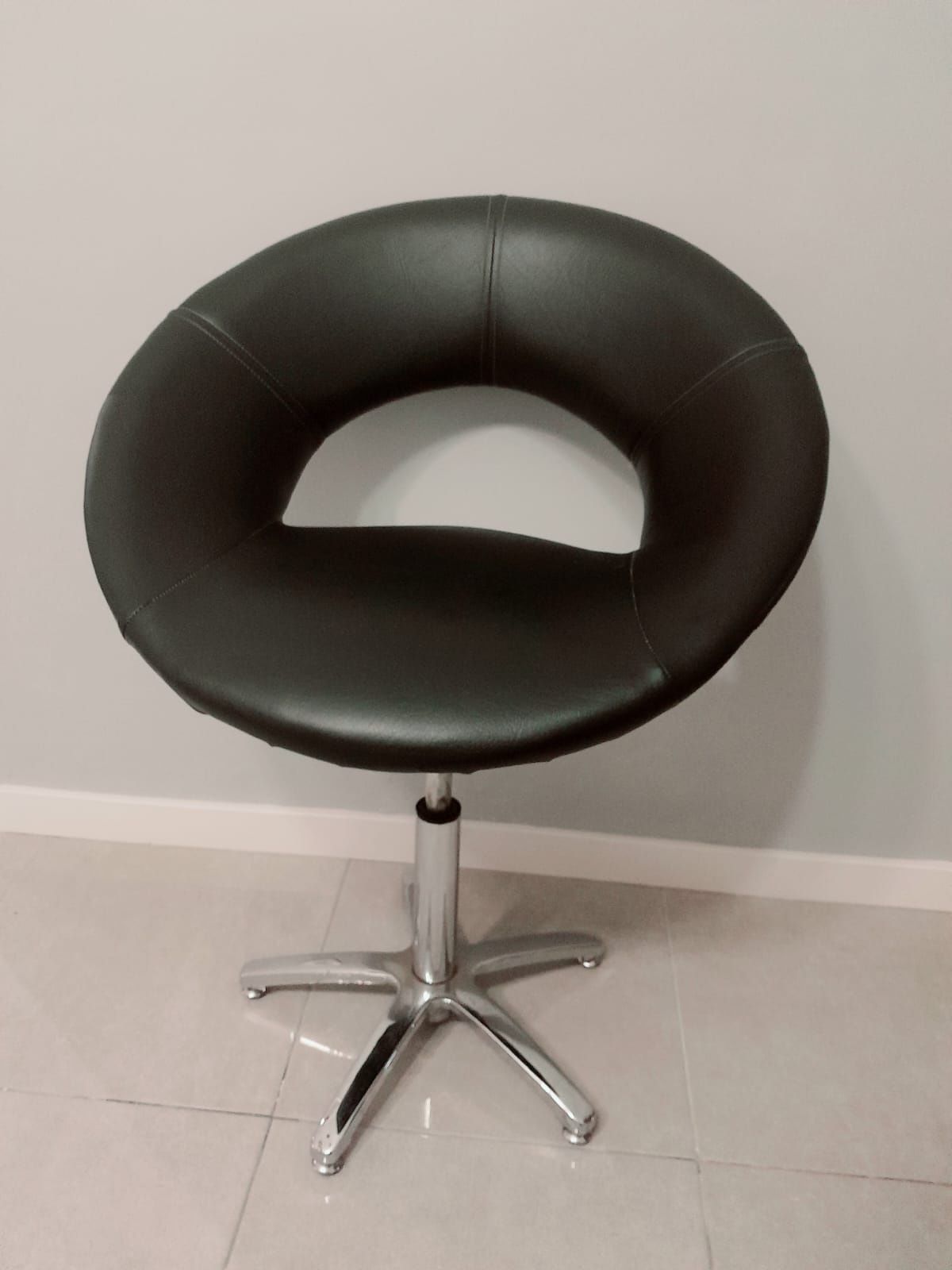 Cadeirao cor Preto