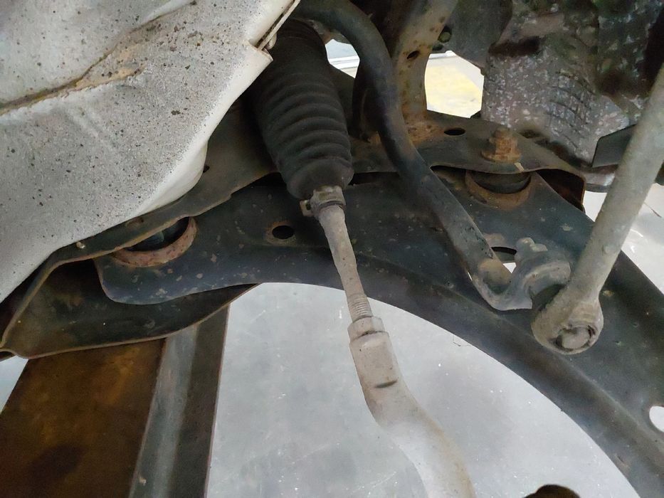 Braço de suspensão frente direito NISSAN Micra IV (K13)