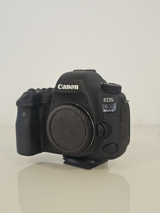 Canon 6d mk2 como 3 baterias e cartão de memória 64gb