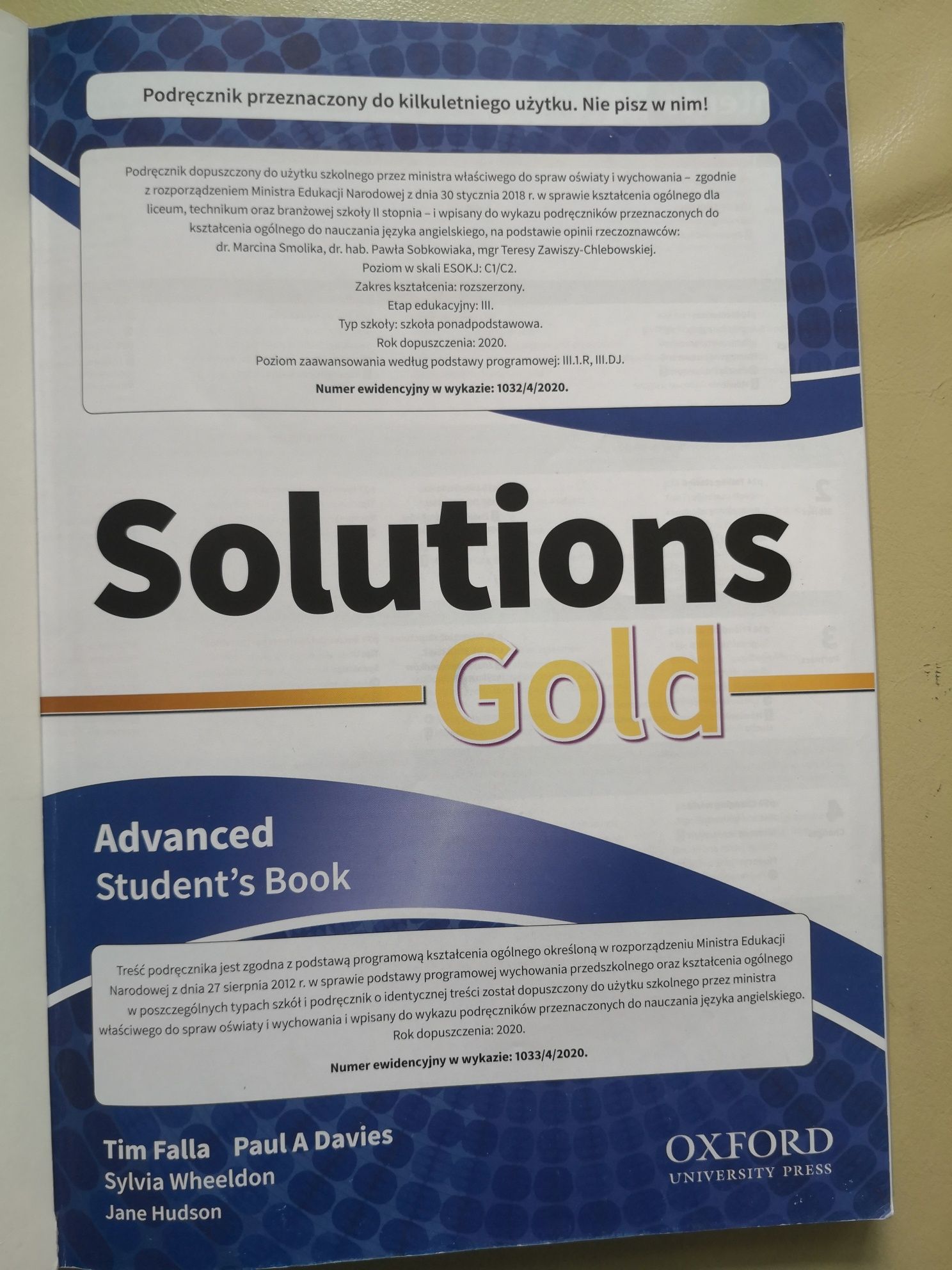 Solutions Gold Advanced students book