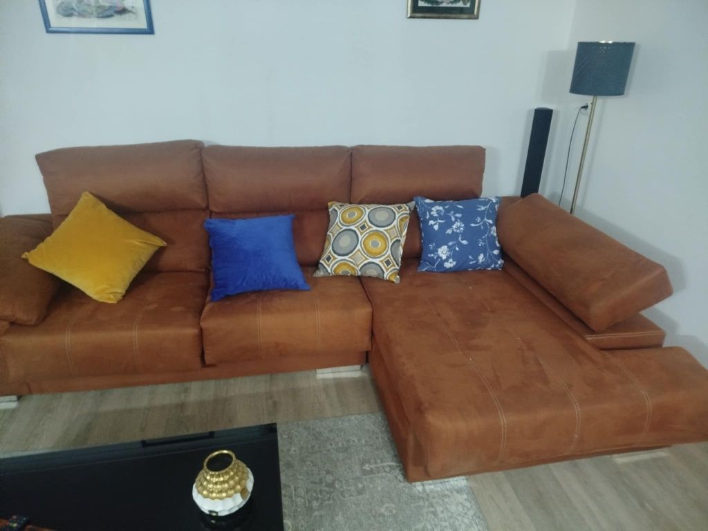 Sofá com chaise long