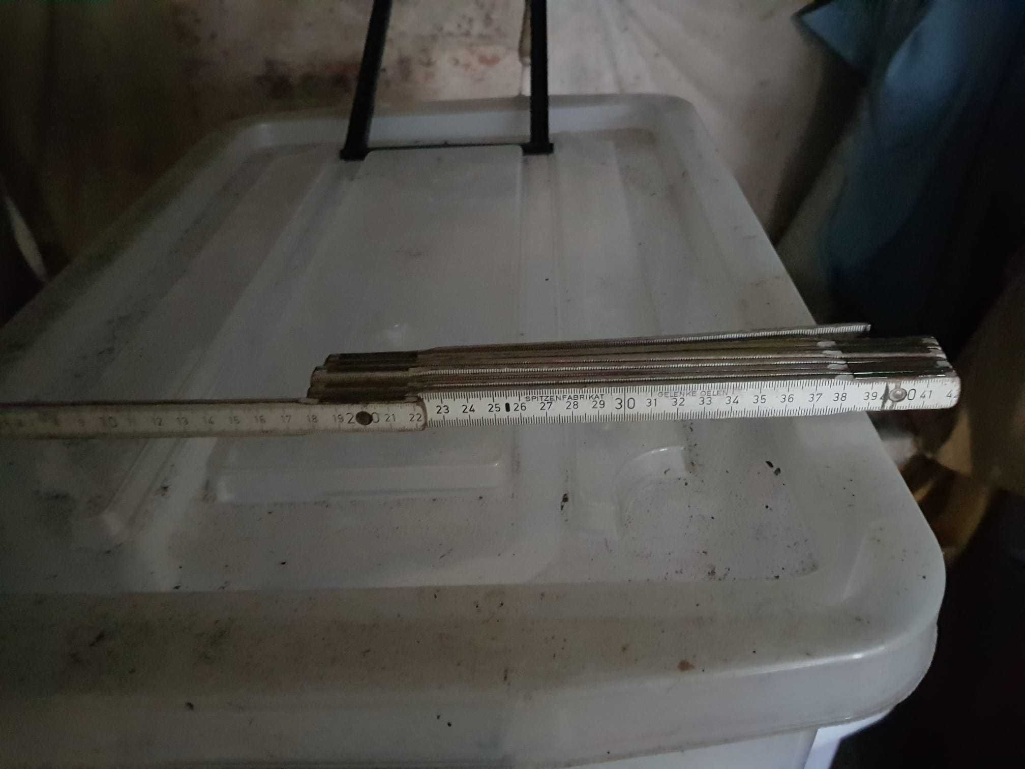 wytrzymałe plastikowe pojemniki z pokrywami, które sprawdzą się