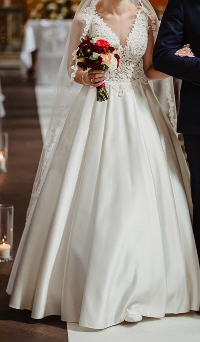 Suknia ślubna satynowa