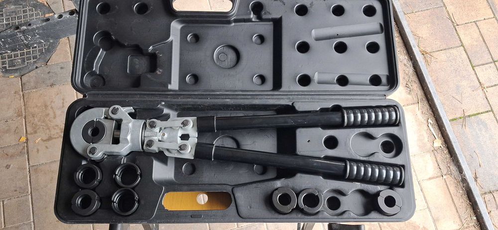 Zaciskarka do rur PEX TH/U Fi 16-32 mm