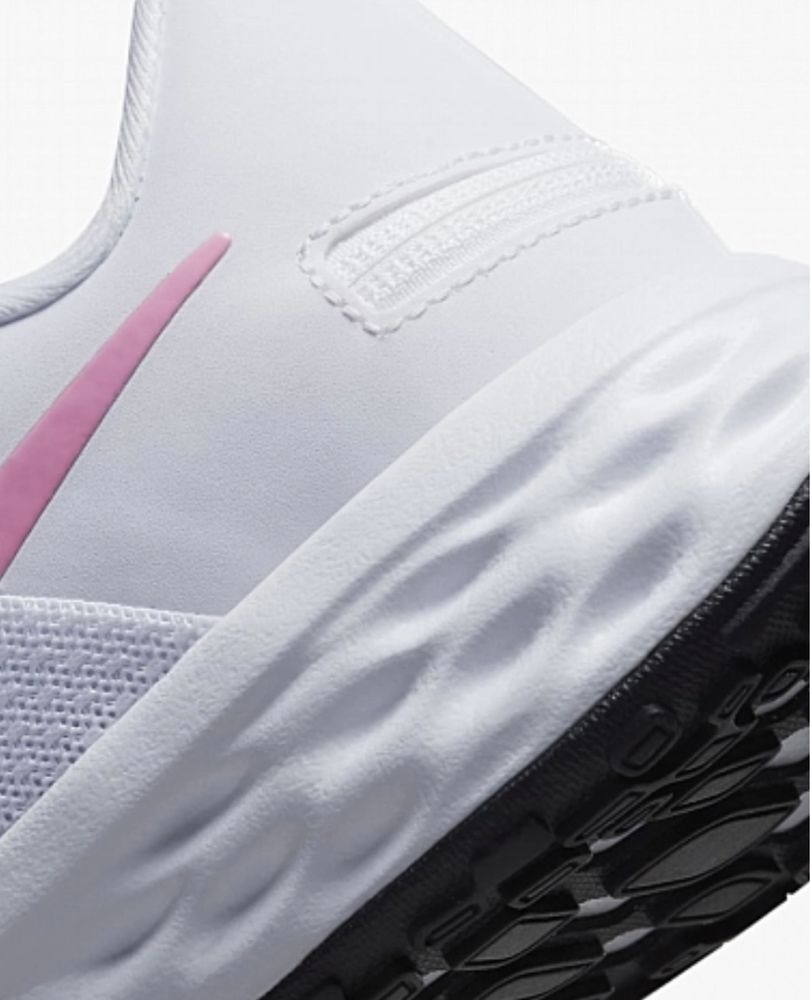 Кросівки жіночі NIKE W REVOLUTION 6 FLYEASE. Оригінал (25,5см, 26см)