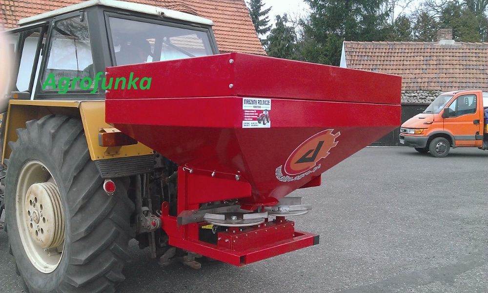 Rozsiewacz Nawozu 600/800/1200 L Altro Dostawa do Klienta