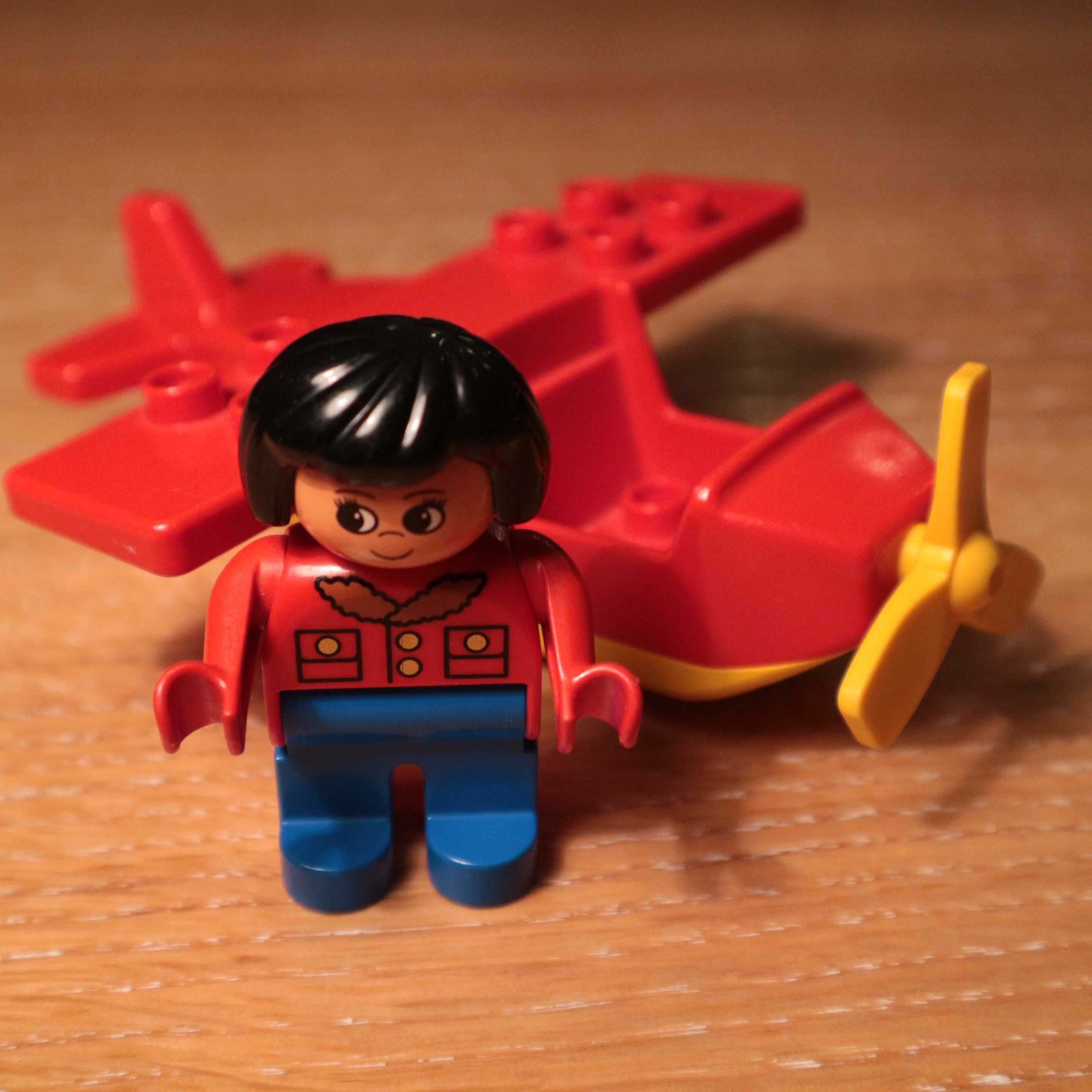 samolot LEGO DUPLO czerwony + pilot