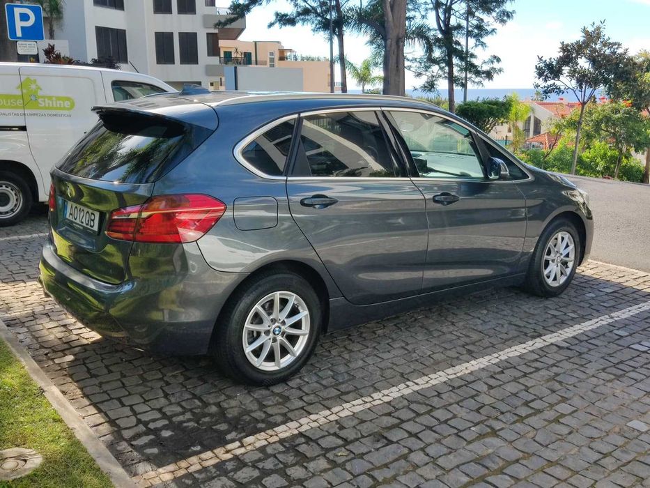 BMW 216 Automático