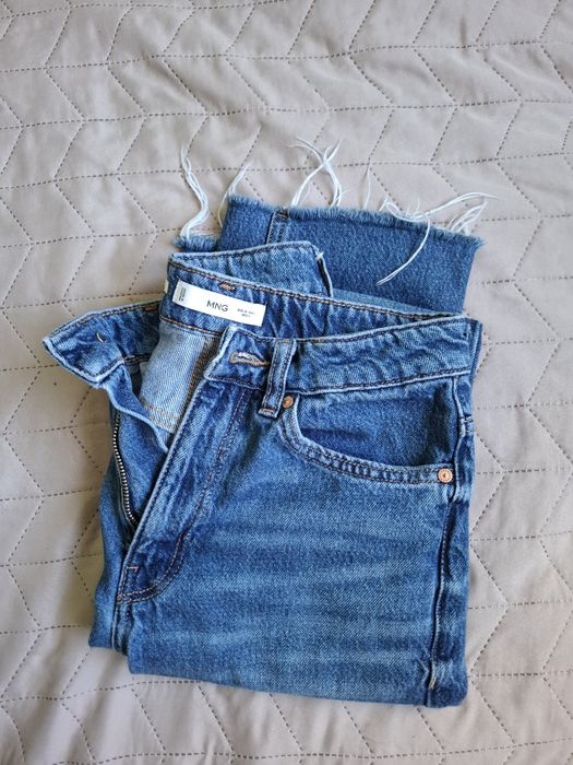 Сині джинси Mango